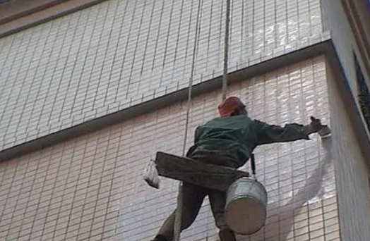 西宁市卫生间漏水维修公司分享下西宁市外墙防水的必要性。