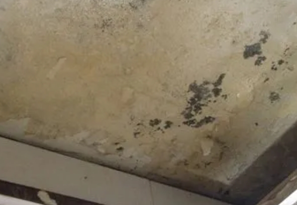 西宁市阳台漏水维修公司分享下西宁市卫生间渗水维修需要注意哪些问题。
